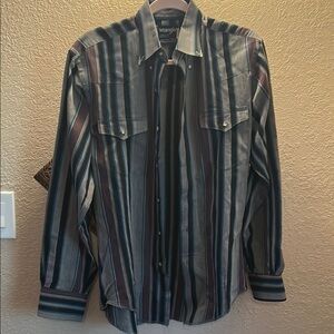 Wrangler button up shirt